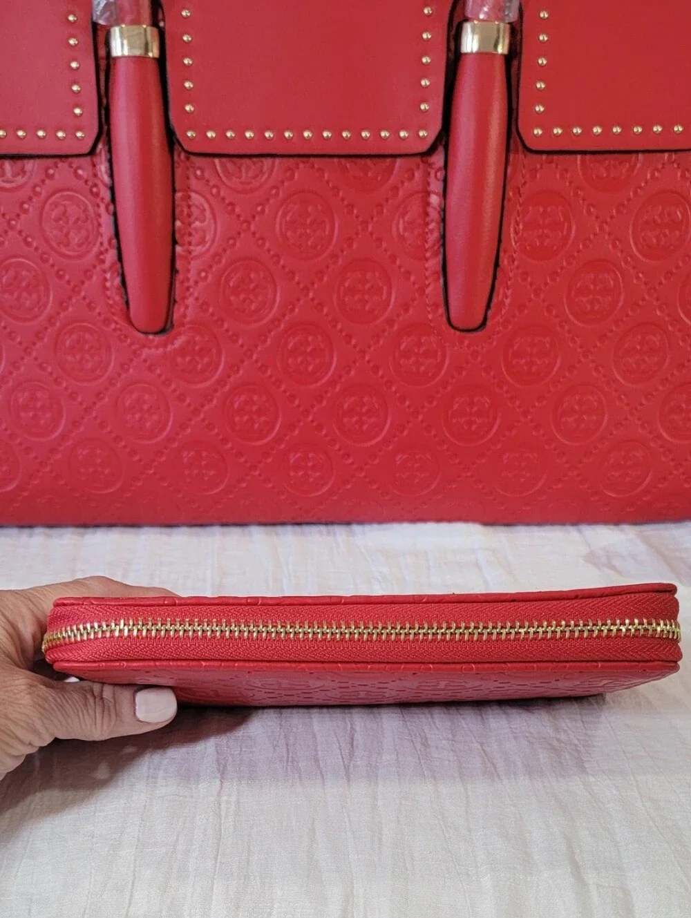 Classic Fashion BCH-9016W Red Large Tote & Matching Wallet NWT